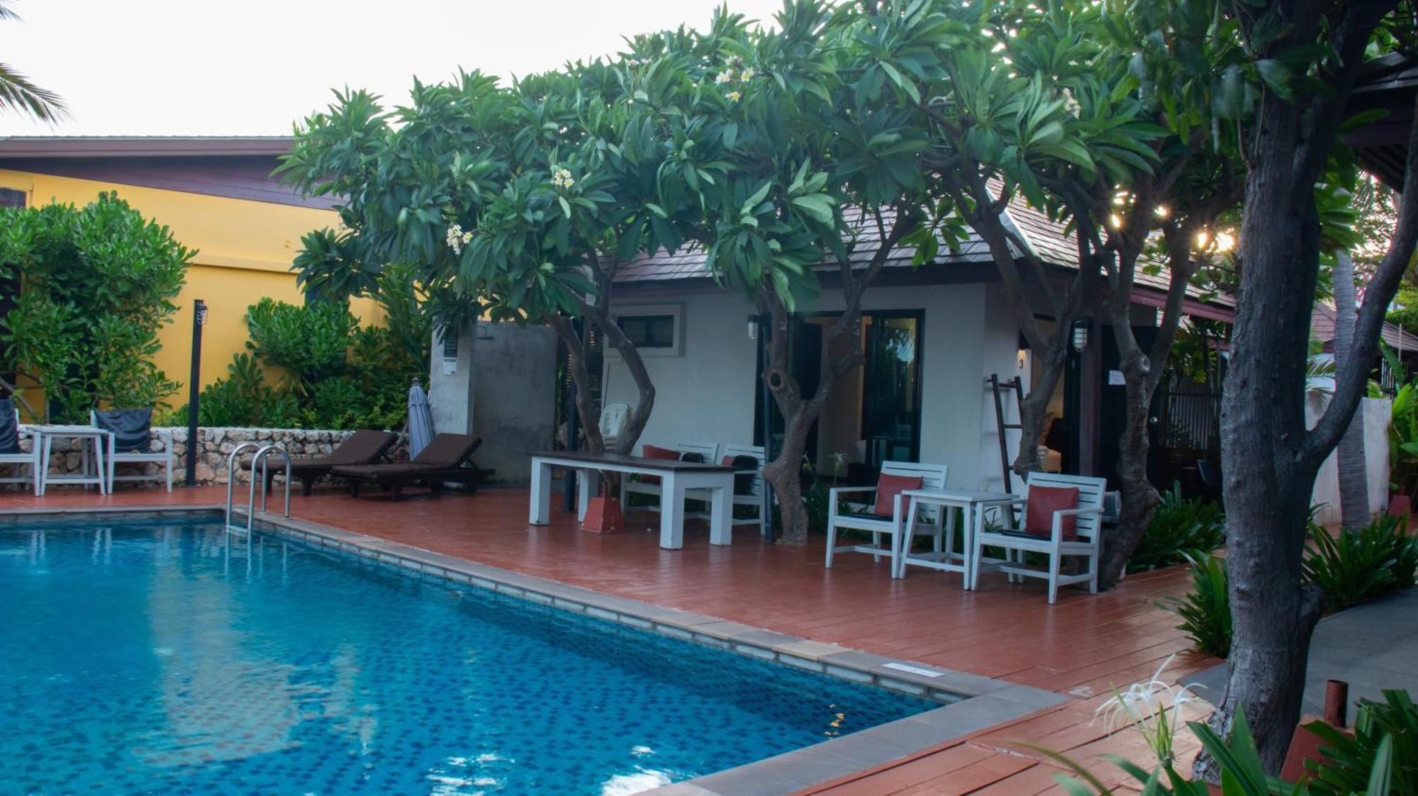 Chidlom Resort Haad Chao Samran Extérieur photo