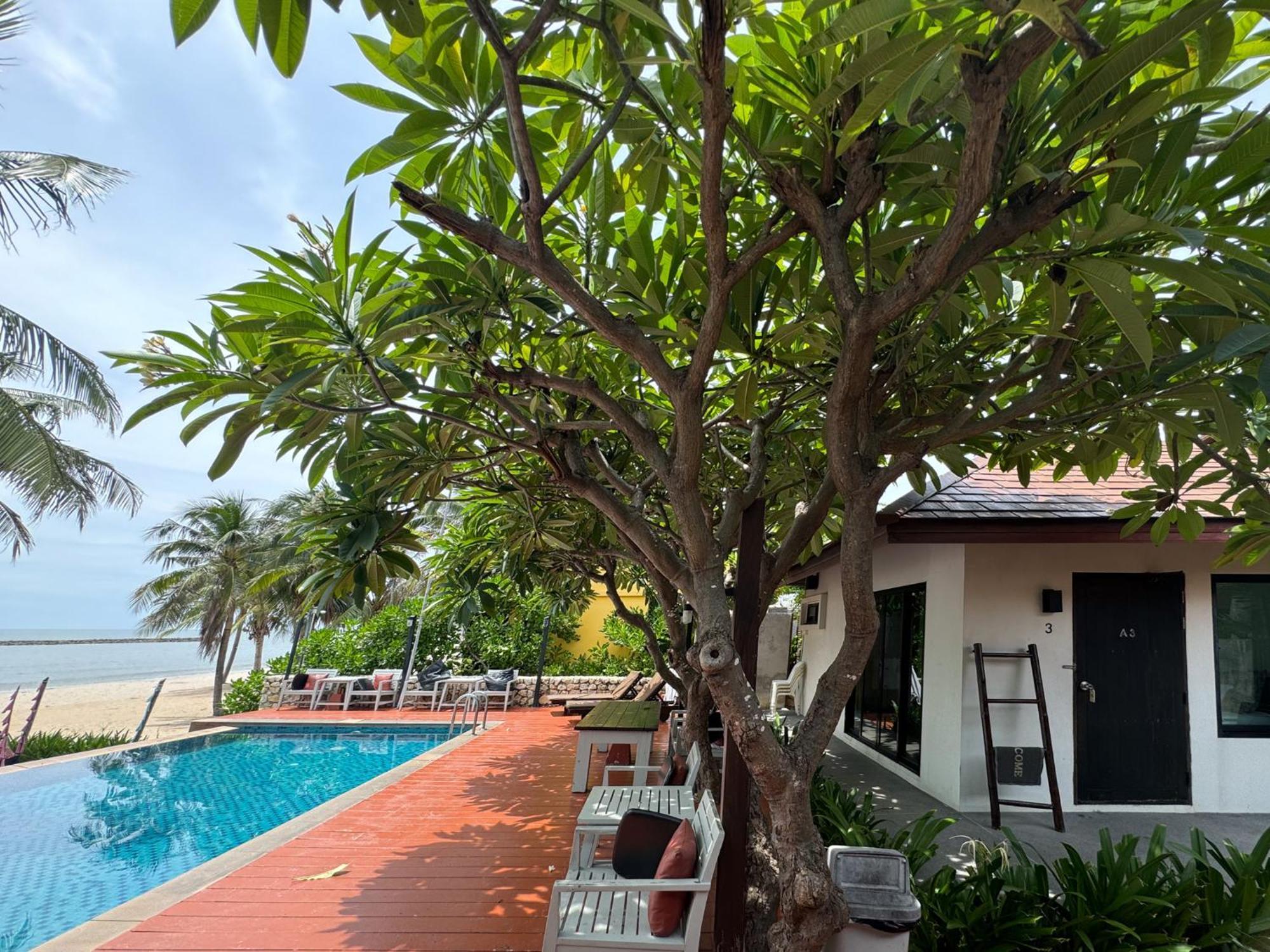 Chidlom Resort Haad Chao Samran Extérieur photo