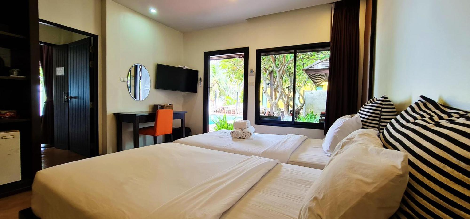 Chidlom Resort Haad Chao Samran Extérieur photo