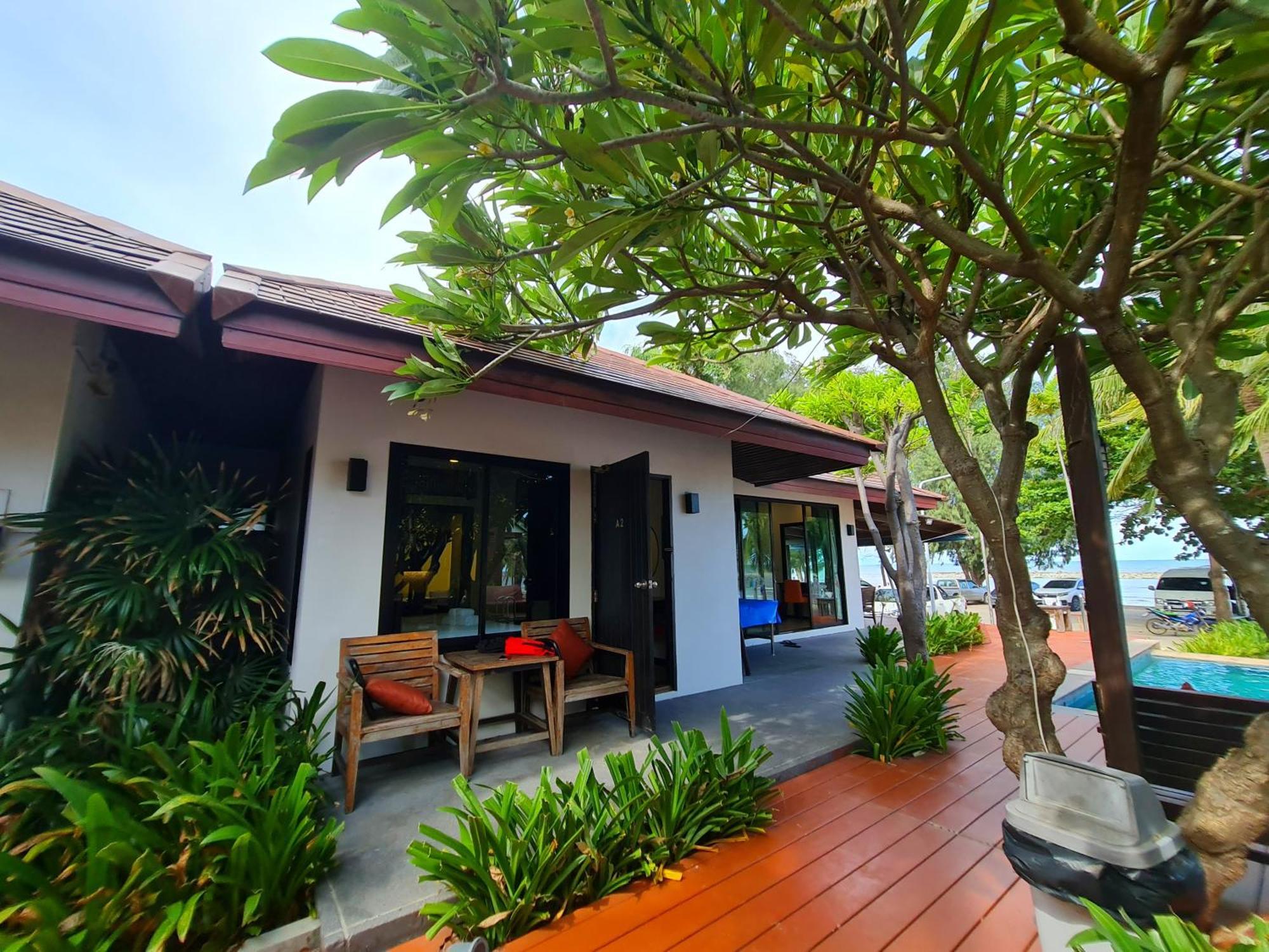 Chidlom Resort Haad Chao Samran Extérieur photo