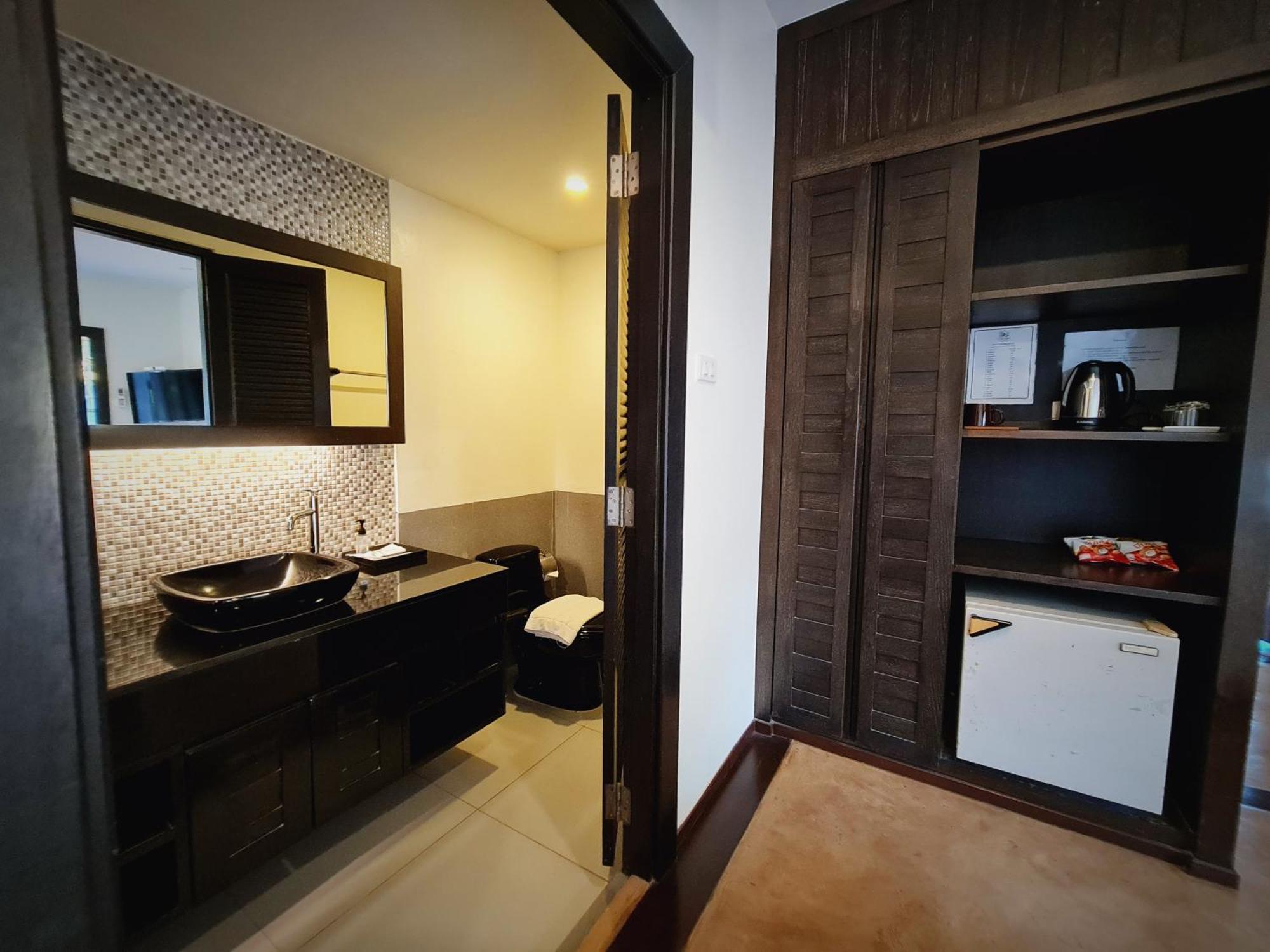 Chidlom Resort Haad Chao Samran Extérieur photo