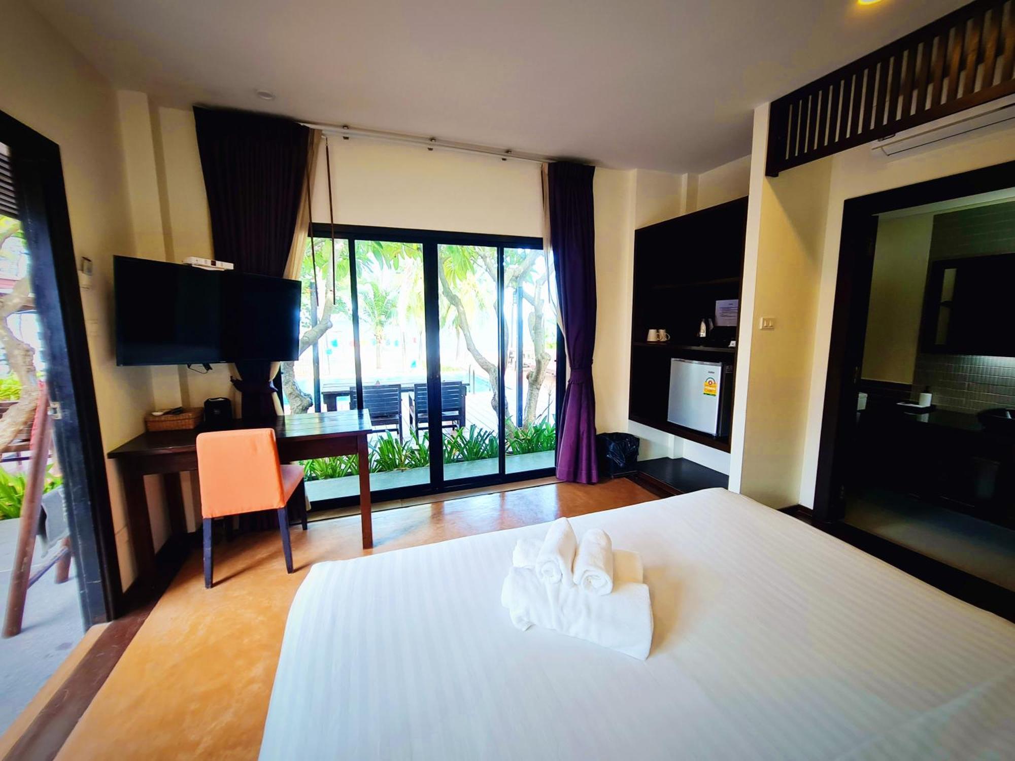 Chidlom Resort Haad Chao Samran Extérieur photo